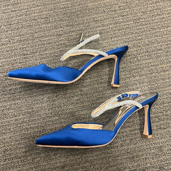 Badgley Mischka royal blue satin evening shoe with crystal straps. - Picture 2 of 4